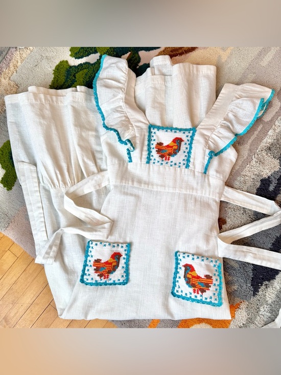 Young Edwardian Dresses & Skirts - Vintage YOUNG EDWARDIAN DRESS Pinafore Ruffles Embroidered Birds 1970s Boho XS/S